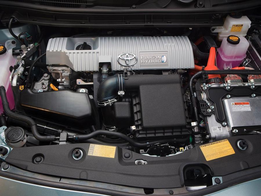  Toyota Prius Plug-In Hybrid 2011 года  (US) (фото 3 из 13)
